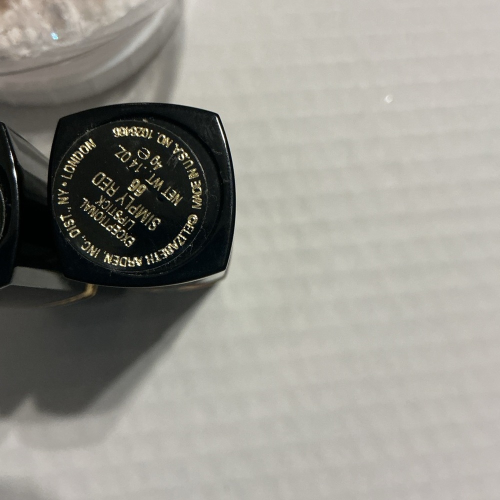 Elizabeth Arden Simply red Lipstick